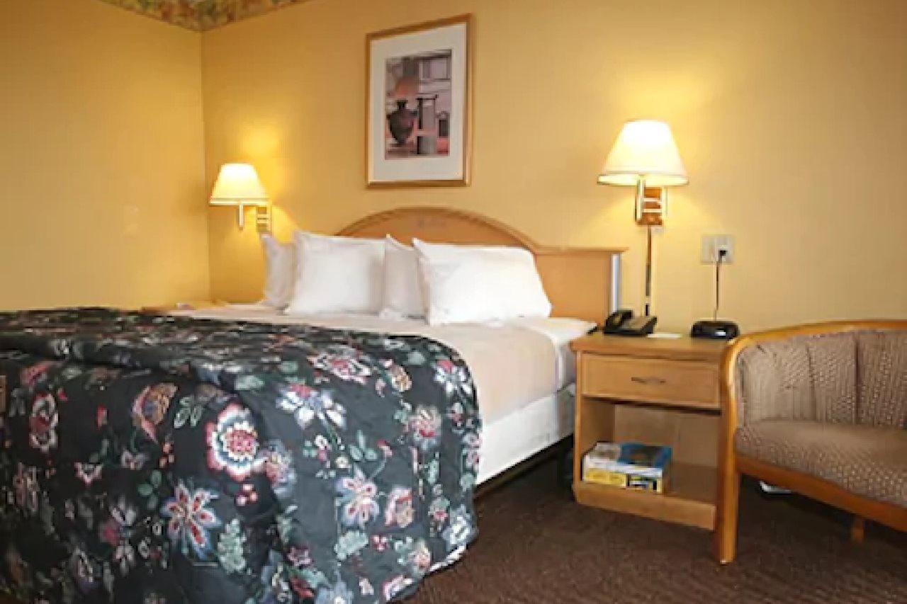 Knights Inn Six Flags Lodge West Exteriér fotografie